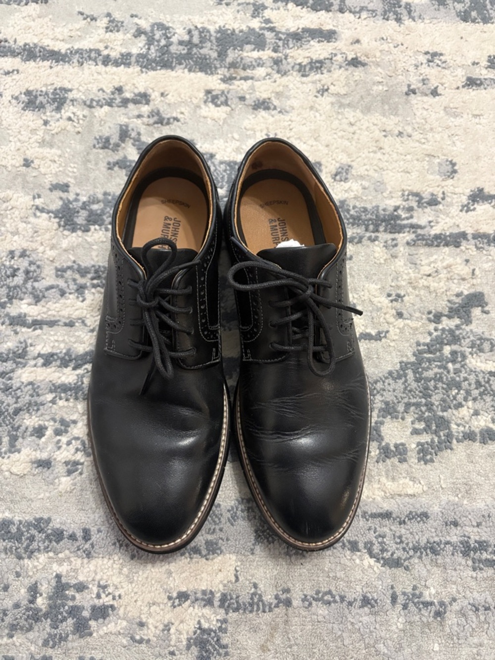 Johnston & Murphy Black Holden Toe shoes